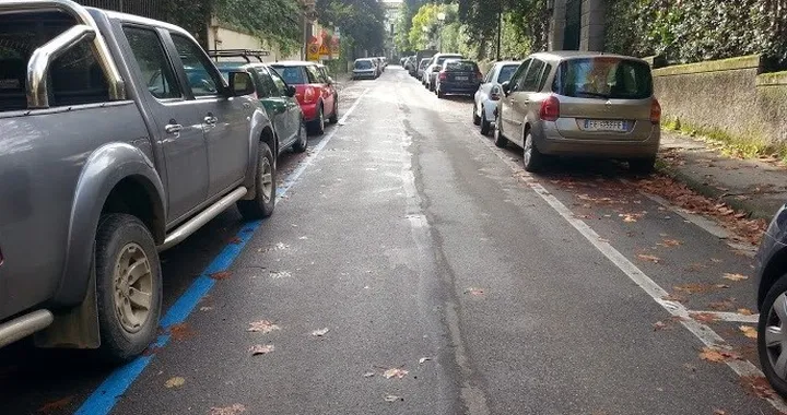 Parcheggio contromano: la multa è valida