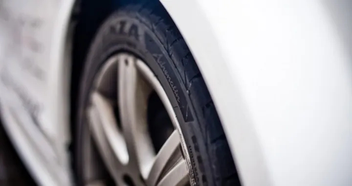 Bridgestone Potenza Adrenalin RE002