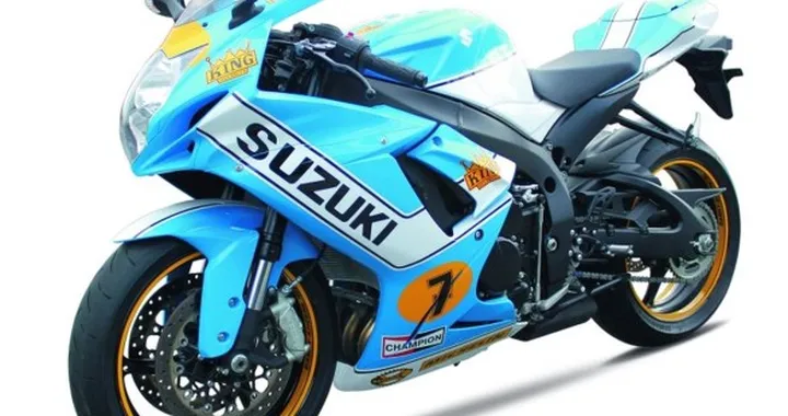 Suzuki GSX-R: repliche Schwantz, Sheene, SERT e Tyco per il mercato tedesco /video