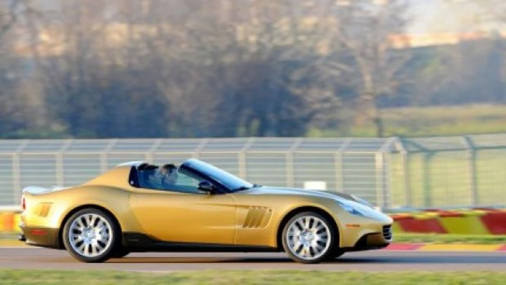Ferrari presenta la P540 Superfast Aperta, one-off su base 599 GTB