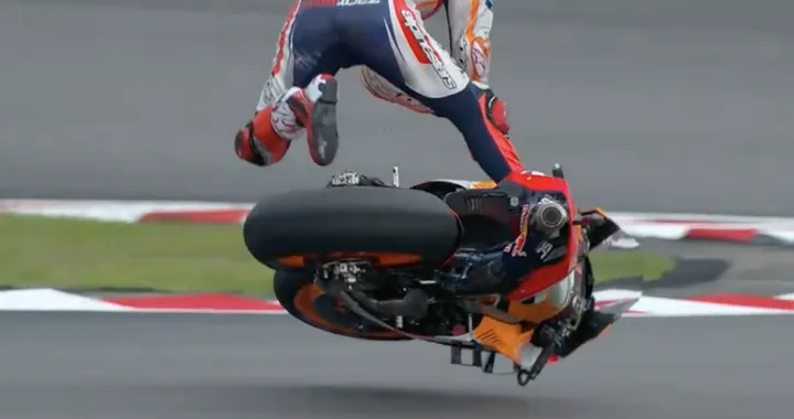 Dall'esultanza di Quartararo al "volo" di Marquez: un "normale" sabato a Sepang