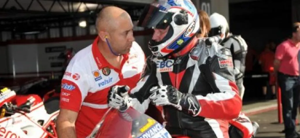 Wayne Gardner prova le SBK 2009 a Portimao
