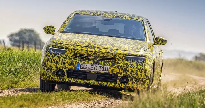 Opel Astra 2022: ultimi test per la nuova generazione
