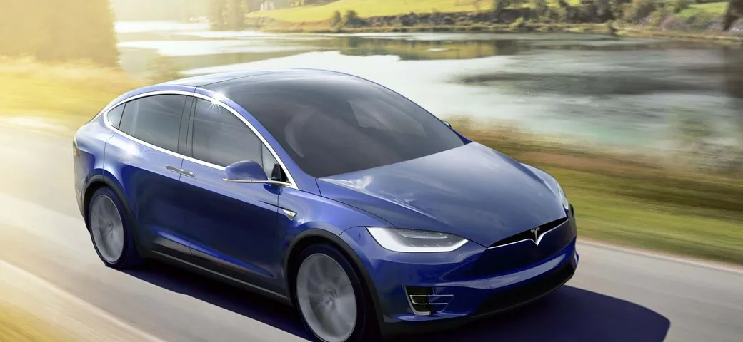 Tesla, nuovo incidente mortale: Elon Musk difende l'Autopilot