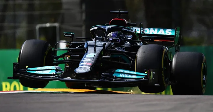 F1 GP dell’Emilia Romagna: Hamilton in pole davanti alle Red Bull