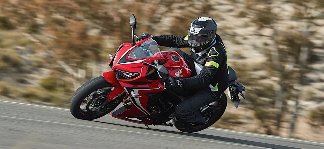 Nuova Honda CBR650R: primo contatto