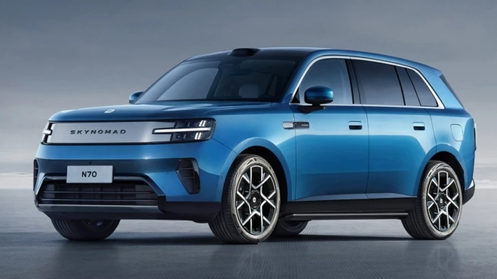 Il SUV da 33.000 euro che sembra un salotto: 505 km in elettrico e 2.425 litri di spazio