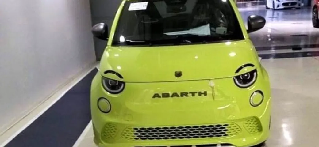 Abarth 595e: la foto rubata della prima elettrica dello Scorpione