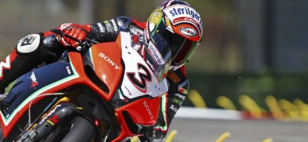 WSBK, Assen: diluvia sulle Q2 e su Max Biaggi, fuori dalla Superpole