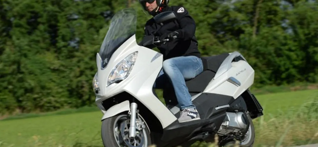 Peugeot Scooters: listino 2014, scende il prezzo del Satelis 300
