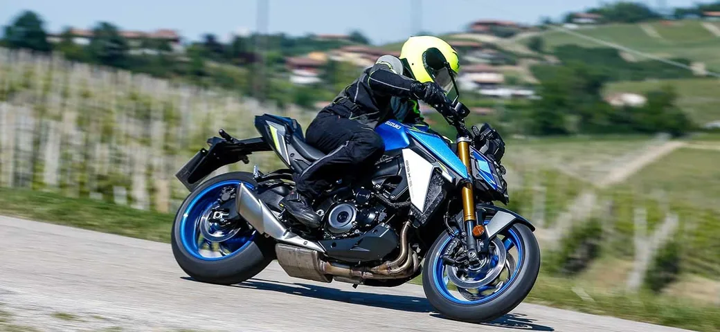 Suzuki GSX-S1000 2021, la prova su strada