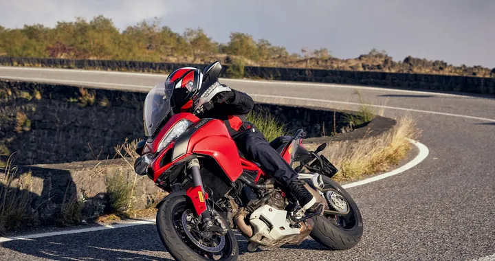 Pirelli presenta le nuove Diablo Rosso IV