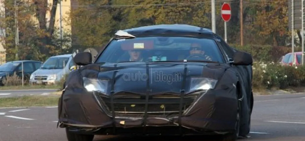 Foto spia Ferrari F152