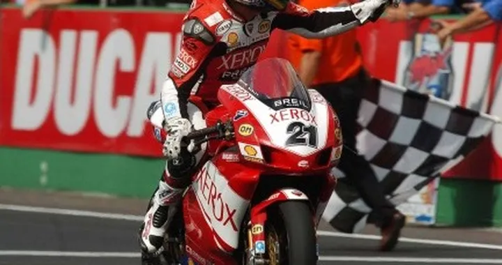 Stupenda doppietta di Troy Bayliss