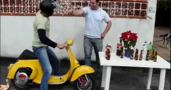 BMW S1000RR towel trick video spoof with Vespa