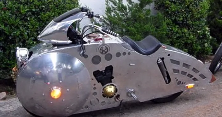 The Phantom: la moto steampunk