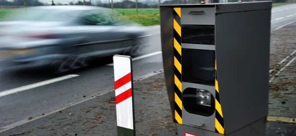 Autovelox si guasta: flash per tutte le auto