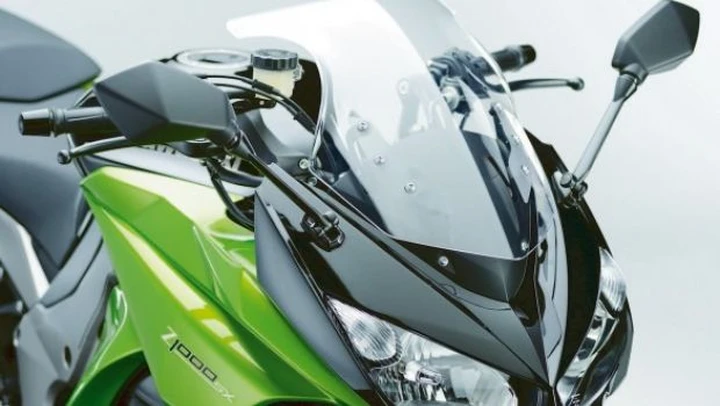 Kawasaki Z1000SX 2011, maxi naked da 138 CV