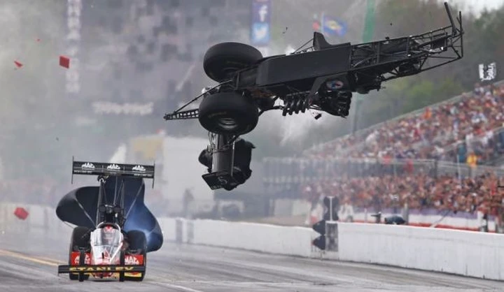 L'incidente del dragster a 450 km/h [Video]