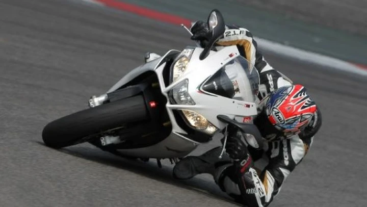 TEST Aprilia RSV4R APRC 2011: le impressioni a caldo