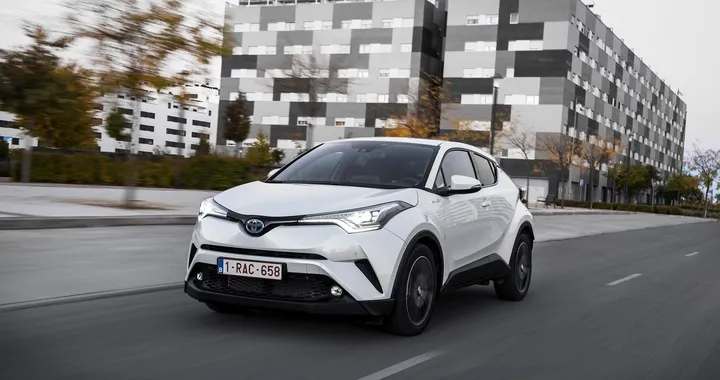 Toyota C-HR: lo spot ‘Reflections’ per il lancio in Italia [Video]