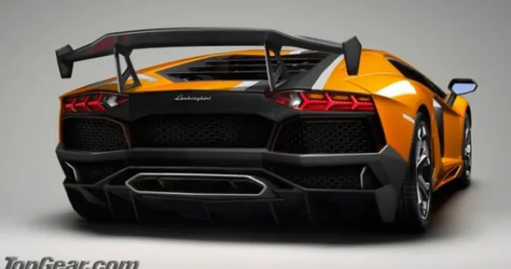 Lamborghini Aventador: Top Gear anticipa la SV