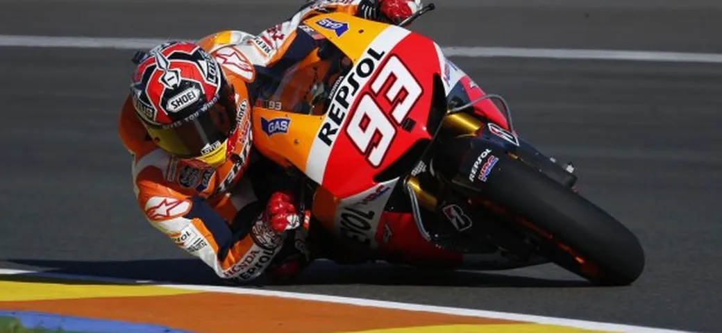 MotoGP Valencia 2013: Marquez dà la stoccata a Lorenzo, ma Pedrosa è il terzo incomodo