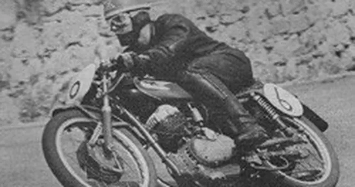 Per un goccio di benzina. Non piange solo Hayden. Quel 1963 a Hockenheim ...