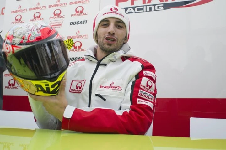 Andrea Iannone al Mugello con un casco speciale