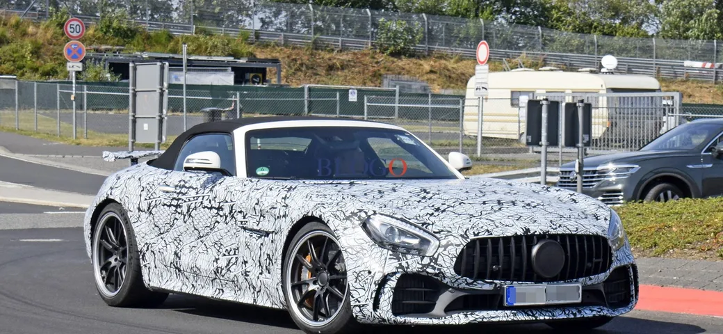 Mercedes-AMG GT R Roadster: foto spia al Nurburgring