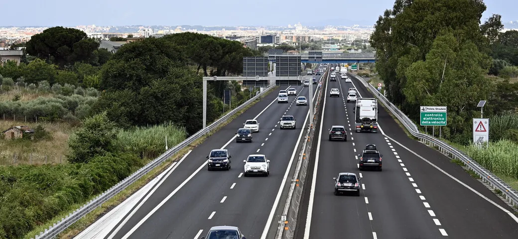 Traffico in aumento sulle strade italiane: weekend da bollino rosso
