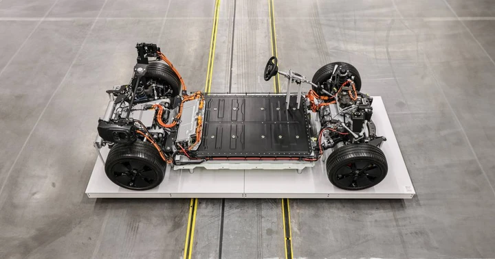 Porsche rivoluziona le batterie con l'AI, più sicurezza ed efficienza