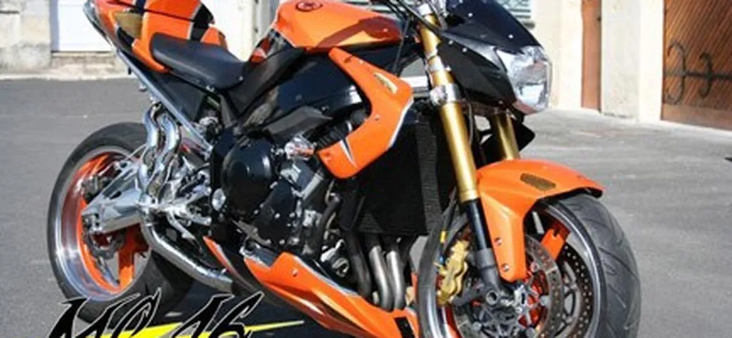 Yamaha R1 