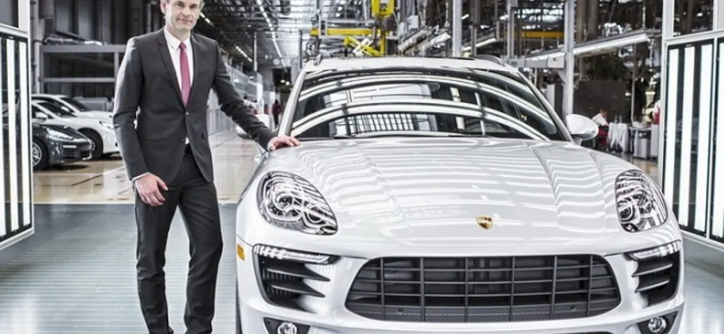 Esenzioni allo stop per le auto endotermiche? Porsche non è d'accordo