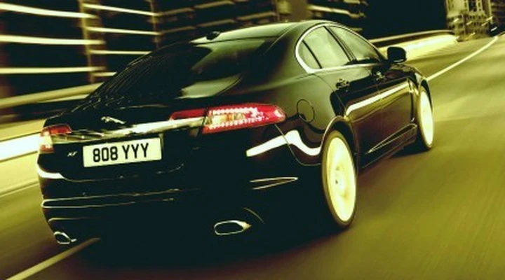 Un piccolo diesel e minori emissioni Co2 per la Jaguar XF?