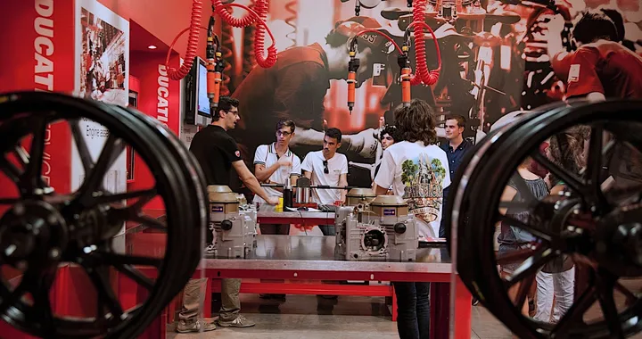 Ducati: Summer School “Fisica in Moto”