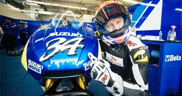 Suzuki MotoGP 2015: Kevin Schwantz in pista ad Austin con il prototipo XRH-1 [video]