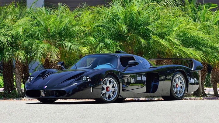 In vendita ad agosto l'unica Maserati MC12 di colore nero