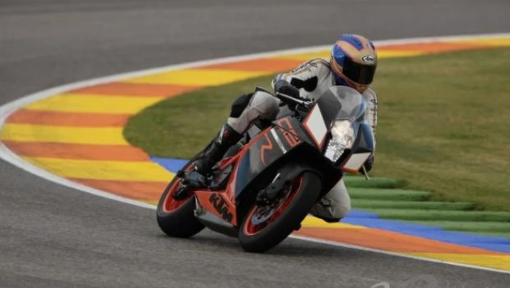 TEST: Faccia a faccia con la KTM RC8 1190 R Track