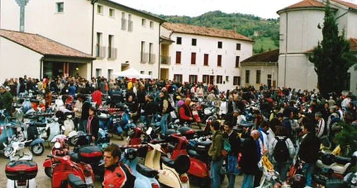 Raduno nazionale "Castagna in Vespa"