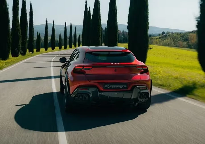 Ferrari Purosangue Handling Speciale, arriva la versione più sportiva: prezzo e novità