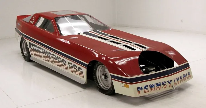 La Corvette dragster con il motore di un Jet da 7000 CV