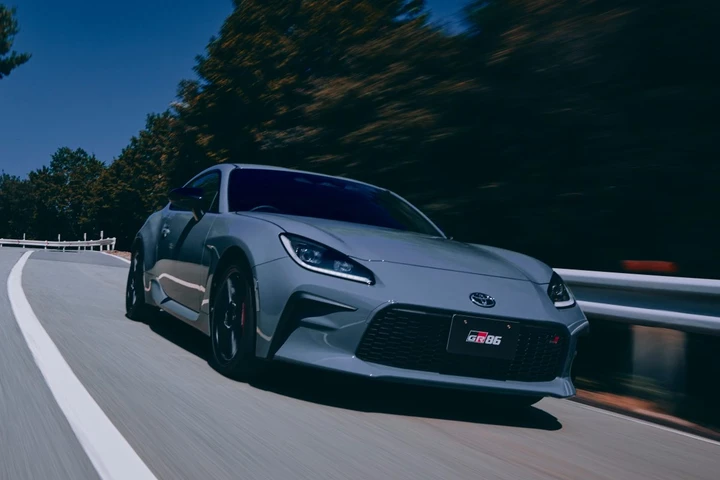 Toyota GR86 si aggiorna: più precisione, tecnologia e piacere di guida