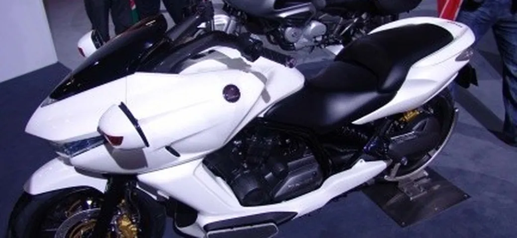Intermot 2008: Honda DN-01 in bianco