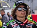 Axel Bassani conquista la patente moto: l'ironia di un campione