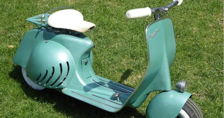 Mini Vespa Scooter Test Drive
