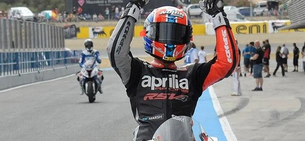 MotoGP, Aprilia: Marco Melandri resta in SBK, almeno per un anno
