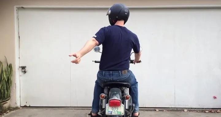 Il linguaggio dei segni tra motociclisti [Video]