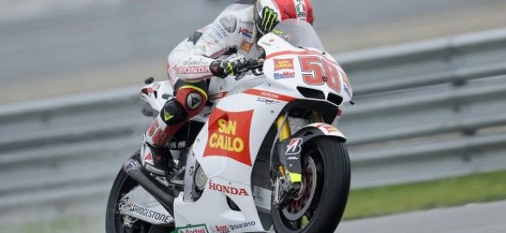 MotoGP: Marco Simoncelli in testa alle FP1 di Assen. Valentino Rossi secondo davanti a Stoner