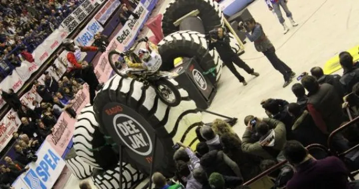 Mondiale Trial Indoor : Bou trionfa anche a Milano e chiude un anno magico